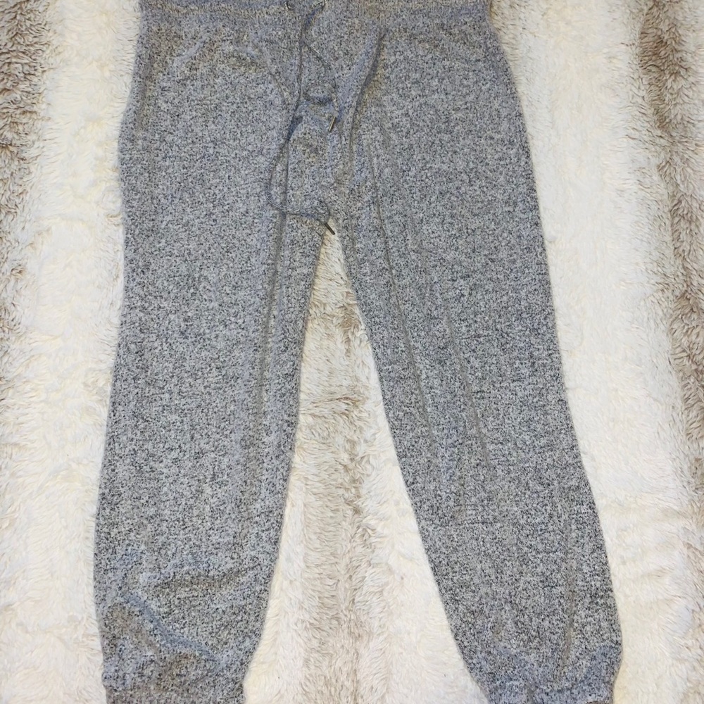 Women’s Gray Cropped Pants